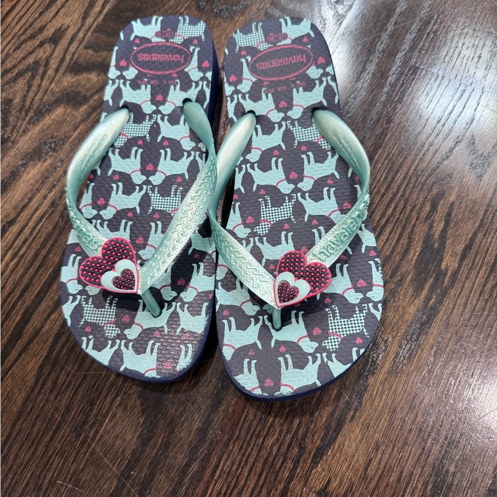 Havaianas Women’s Flip Flops Heart and Dog Design Light Blue Red 38 Fits 7/7.5